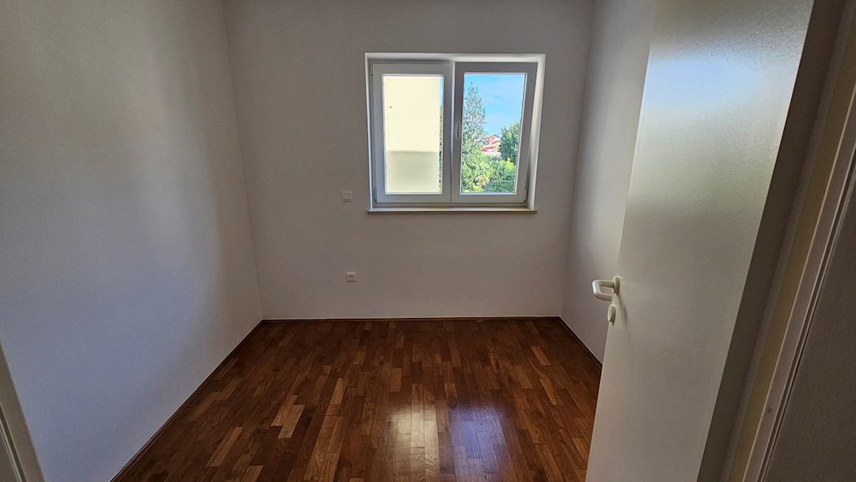 Nepremičnine Istra, prodajam stanovanje, blizu morja, Novigrad