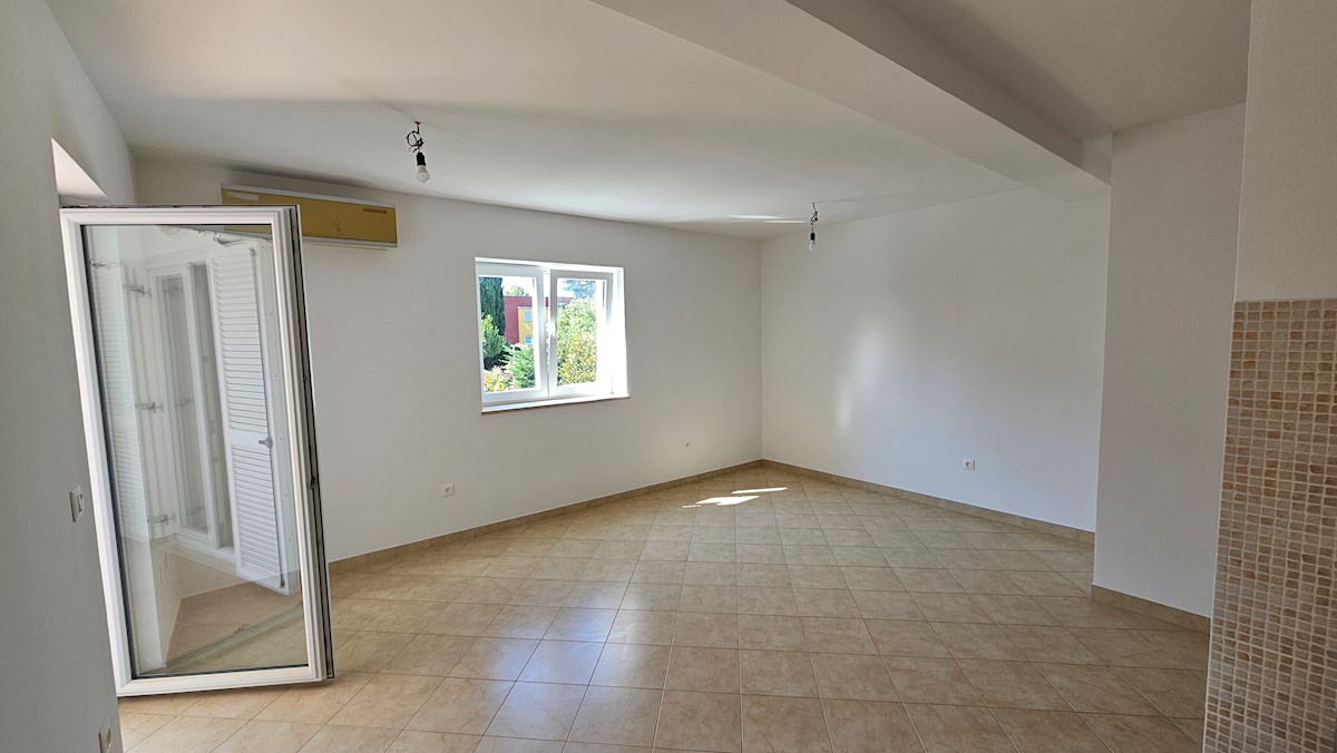 Nepremičnine Istra, prodajam stanovanje, blizu morja, Novigrad