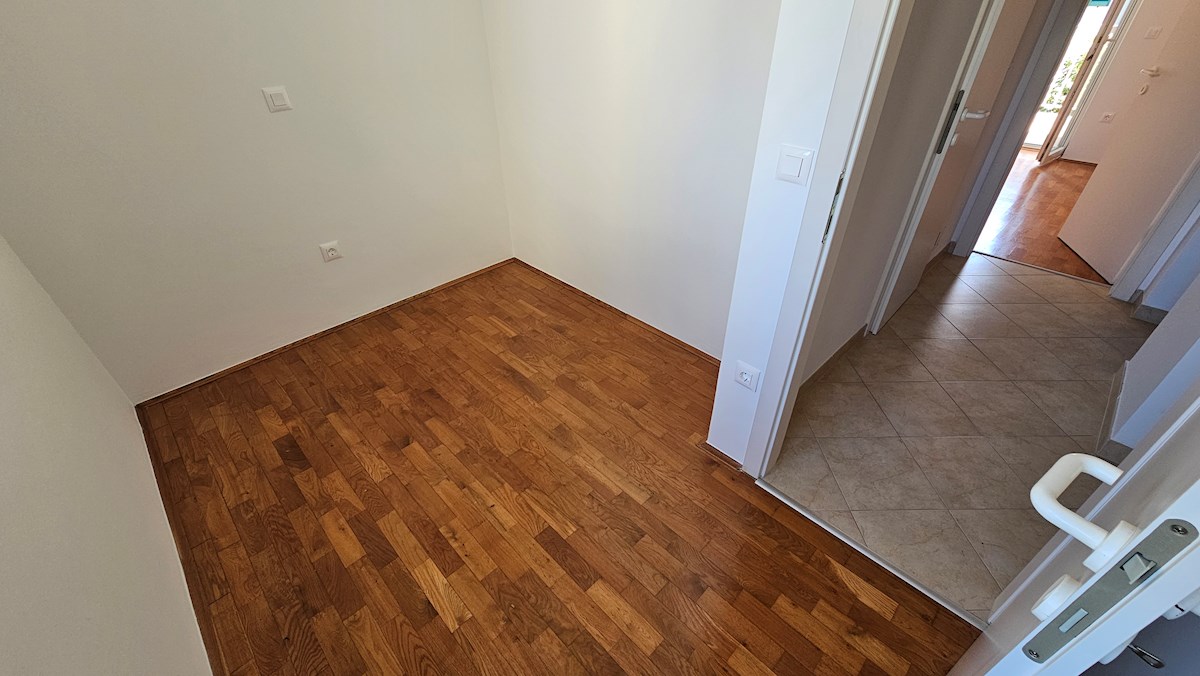 Nepremičnine Istra, prodajam stanovanje, blizu morja, Novigrad