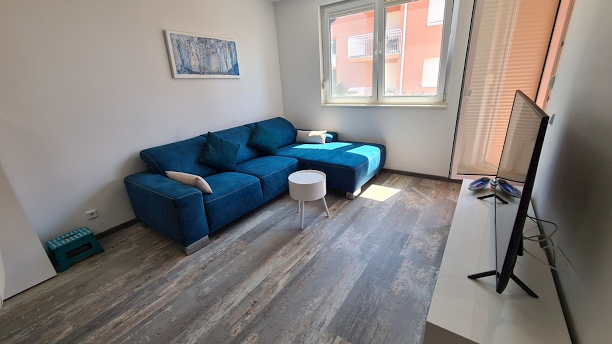 Apartma v bližini morja in plaže v Novigradu z garažo