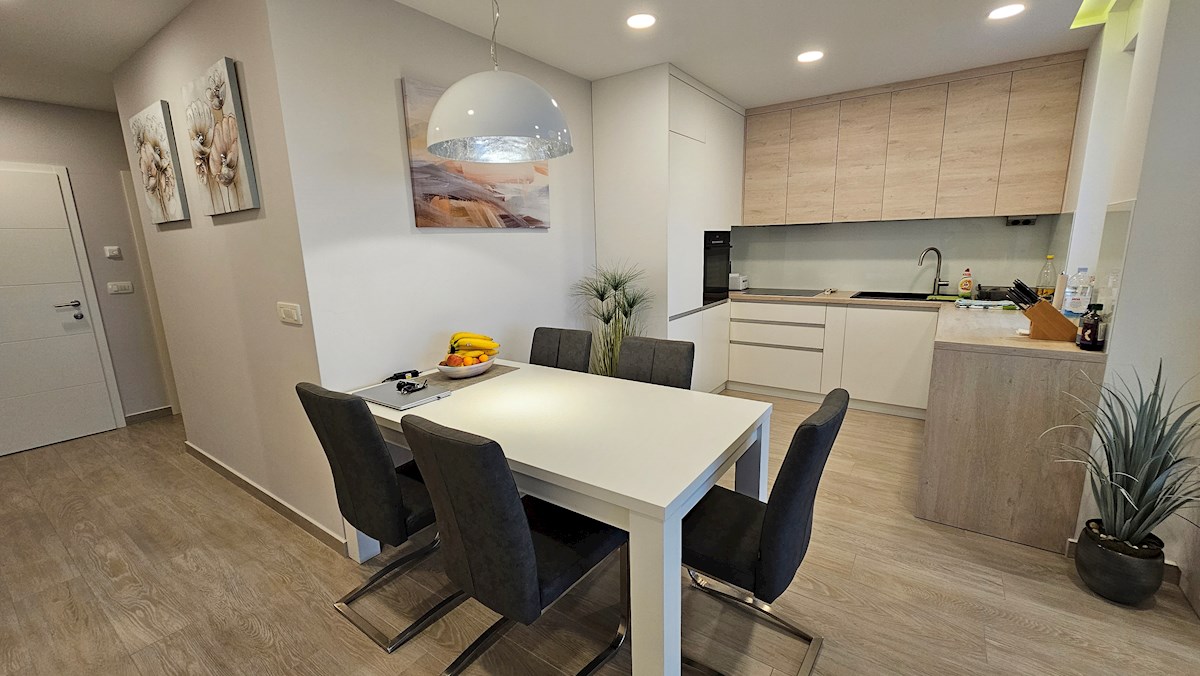 Luksuzne Nepremičnine Istra, prodajam stanovanje, Novigrad