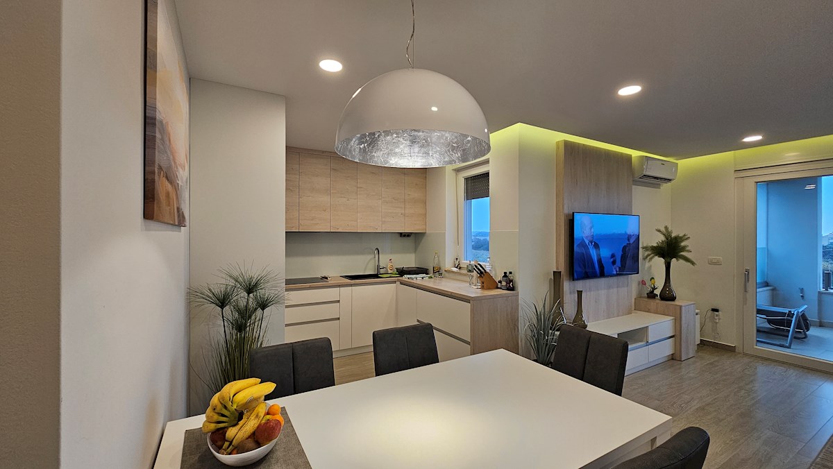 Luksuzne Nepremičnine Istra, prodajam stanovanje, Novigrad