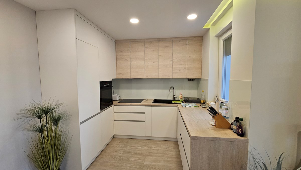 Luksuzne Nepremičnine Istra, prodajam stanovanje, Novigrad