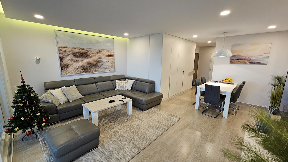 Luksuzne Nepremičnine Istra, prodajam stanovanje, Novigrad