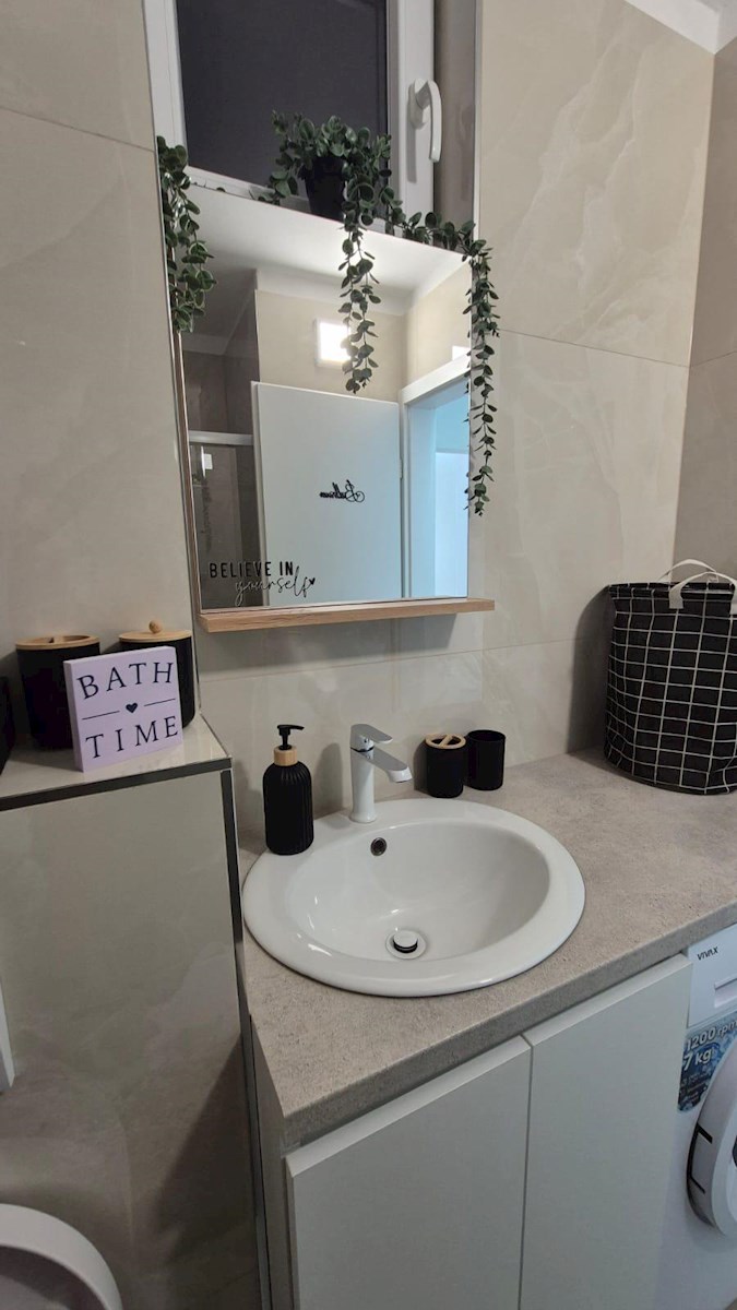 Nepremičnine Istra, prodajam stanovanje, Novigrad, Mareda