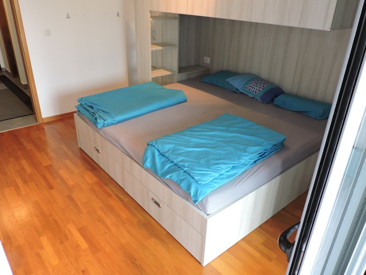 Nepremičnine Istra, prodajam stanovanje, Novigrad, center