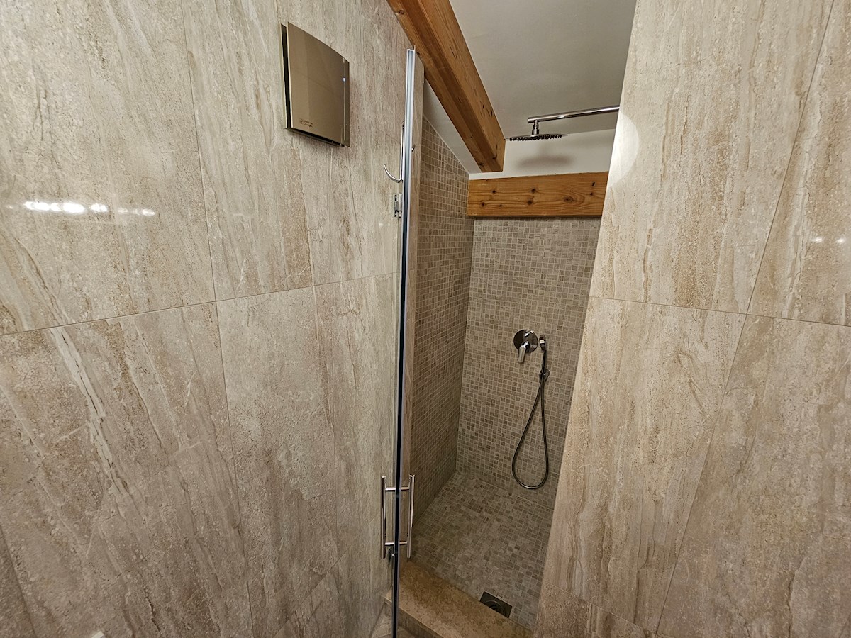 Nepremičnine Istra, prodam kamnitu hišo, Novigrad, Center