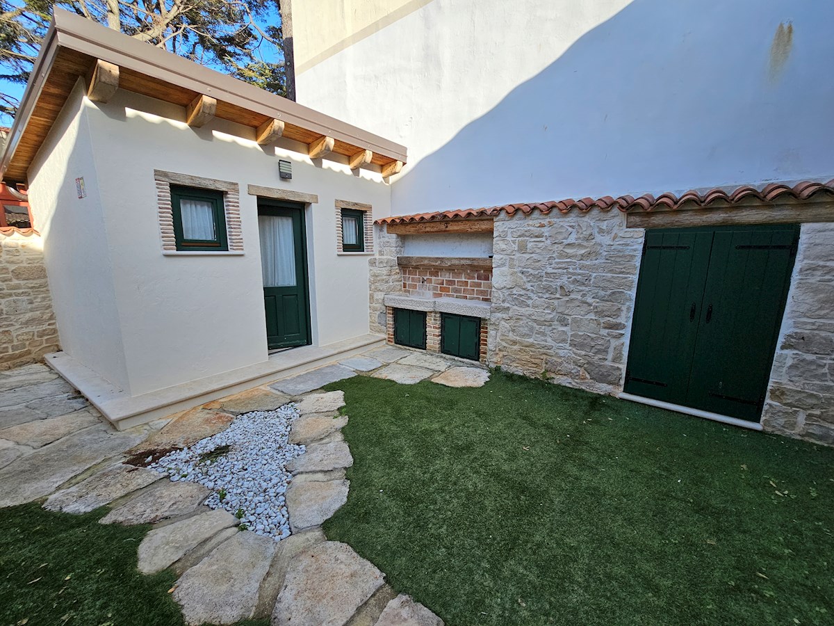 Nepremičnine Istra, prodam kamnitu hišo, Novigrad, Center