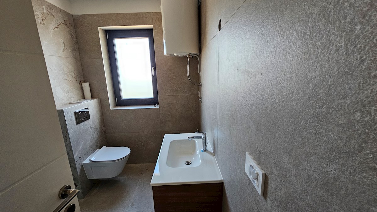 Nepremičnine Istra, prodam moderan stan, Umag, okolica