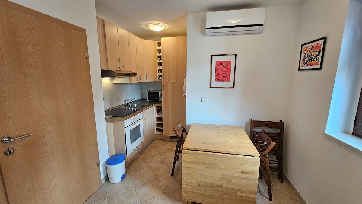 Nepremičnine Istra, prodajam stanovanje, Novigrad, centar