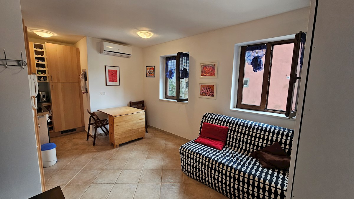 Nepremičnine Istra, prodajam stanovanje, Novigrad, centar