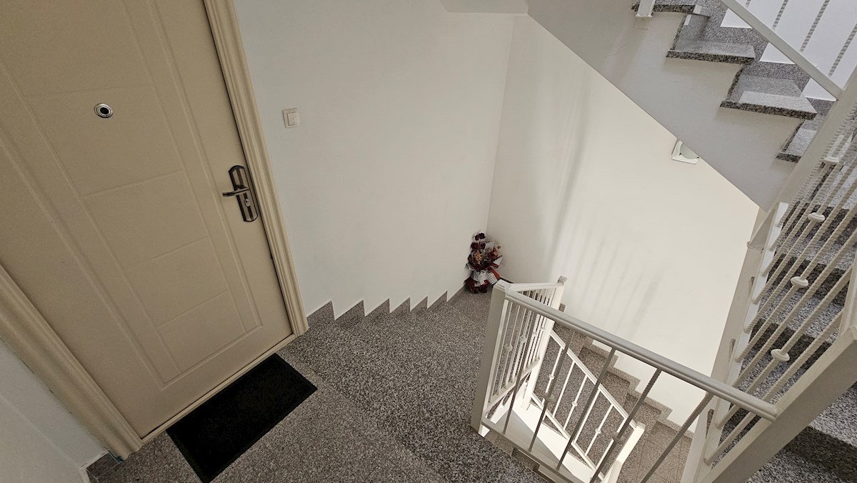 Nepremičnine Istra, prodajam stanovanje s pogledom na morje, Novigrad