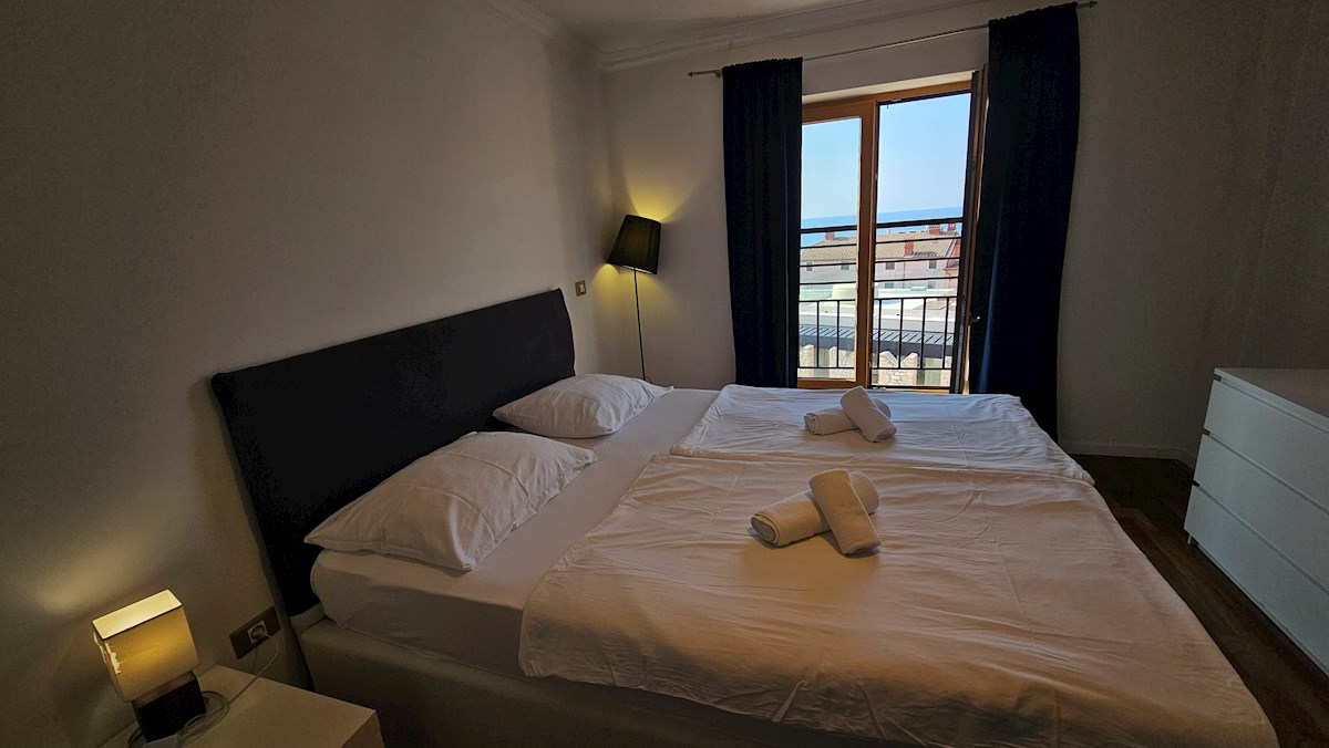 Prva vrsta ob morju – center Novigrada