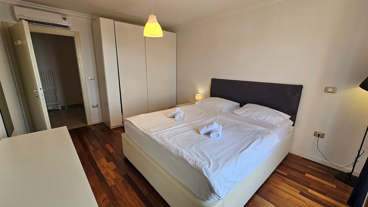 Prva vrsta ob morju – center Novigrada