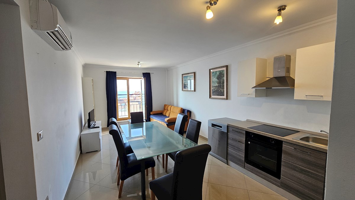 Prva vrsta ob morju – center Novigrada