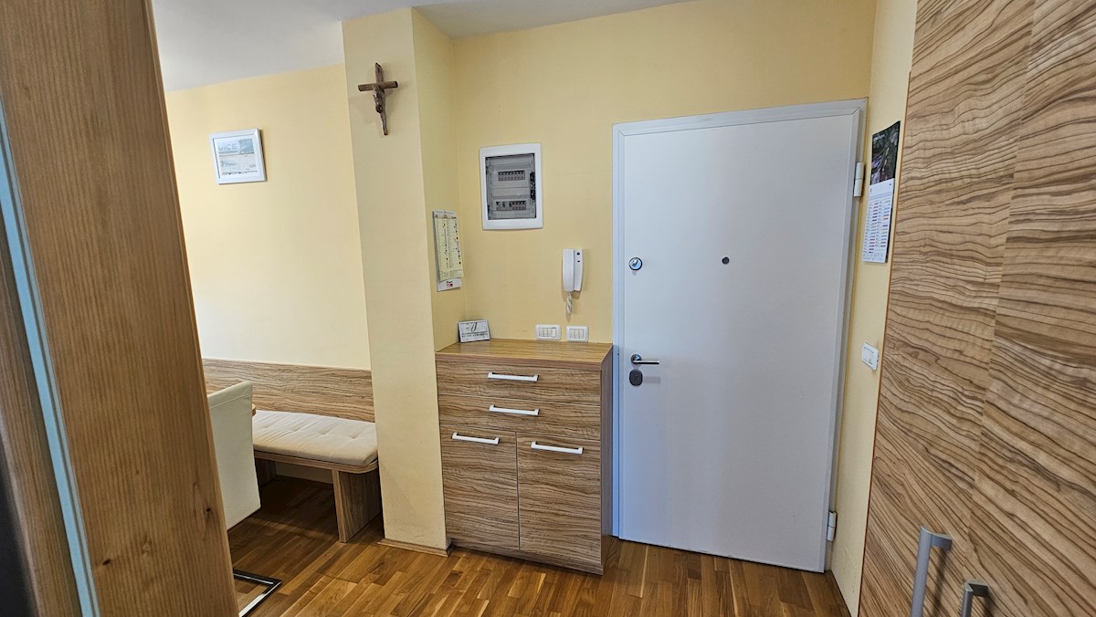 Nepremičnine Istra, prodajam stanovanje, Novigrad
