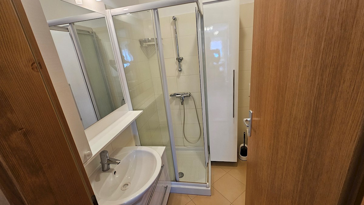 Nepremičnine Istra, prodajam stanovanje, Novigrad