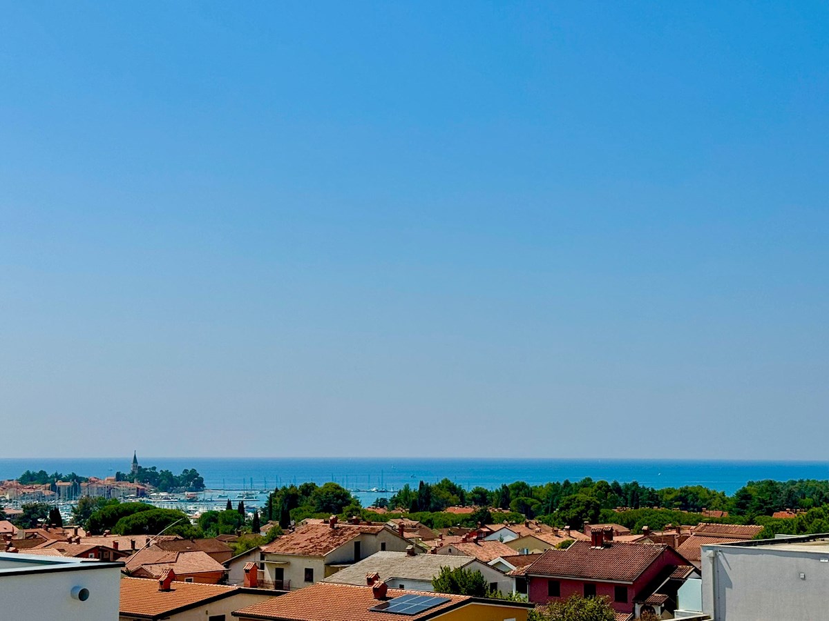 Sodoben penthouse s pogledom na morje