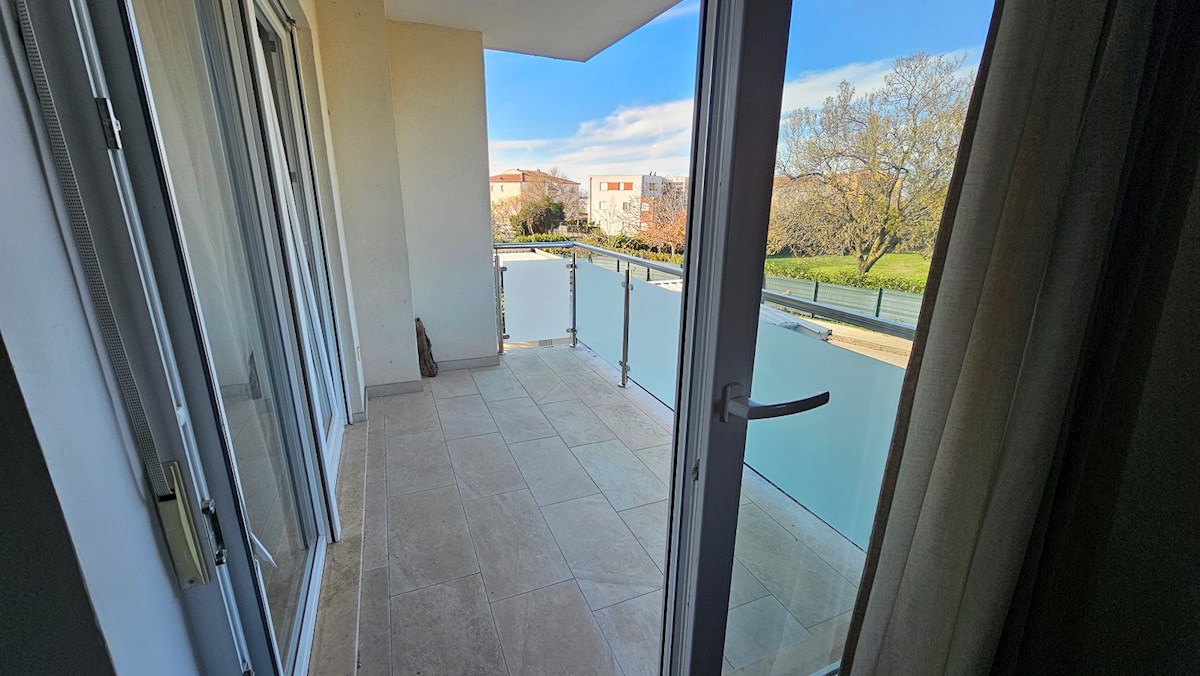 Nepremičnine Istra, prodajam stanovanje s strešno teraso, Novigrad