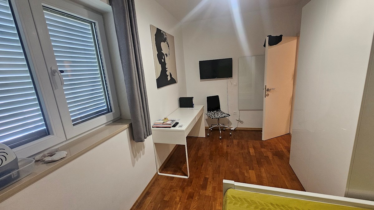 Nepremičnine Istra, prodajam stanovanje, blizu morja, Novigrad