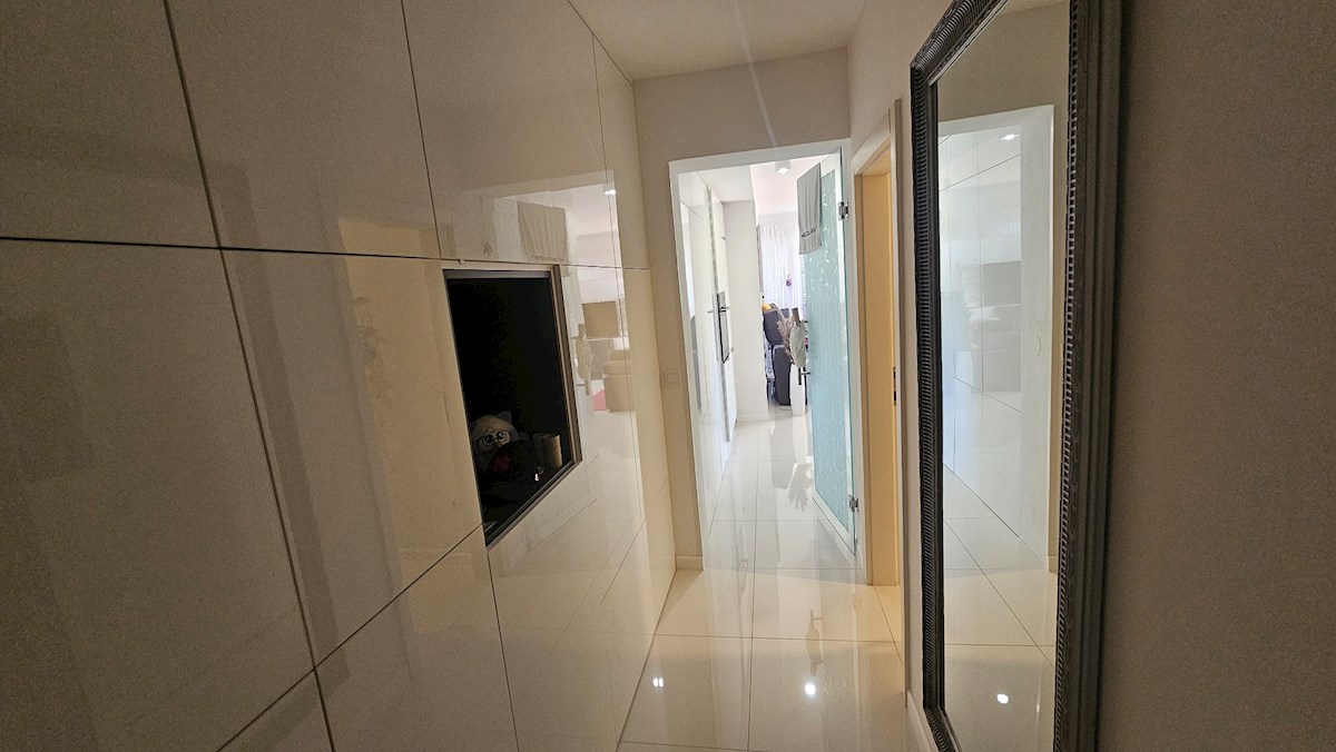 Nepremičnine Istra, prodajam stanovanje, blizu morja, Novigrad