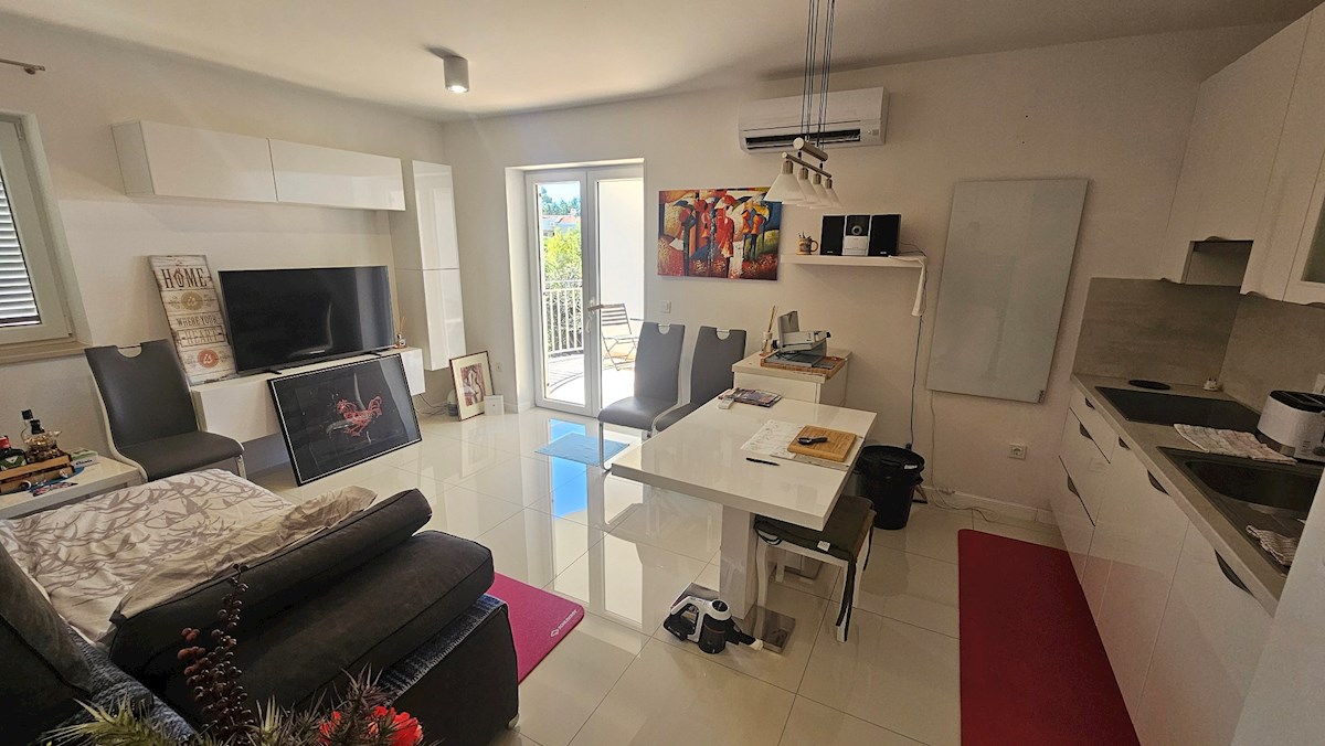 Nepremičnine Istra, prodajam stanovanje, blizu morja, Novigrad