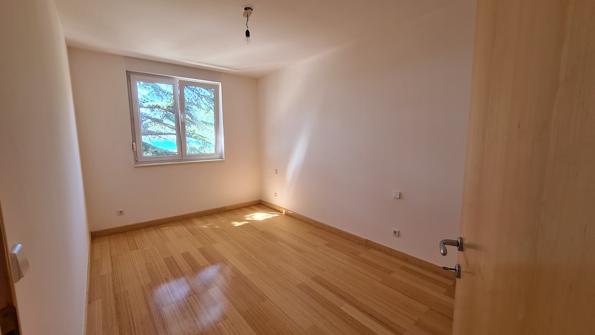 Nepremičnine Istra, prodajam stanovanje, prvi red do morja, Novigrad