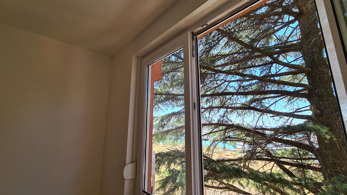 Nepremičnine Istra, prodajam stanovanje, prvi red do morja, Novigrad