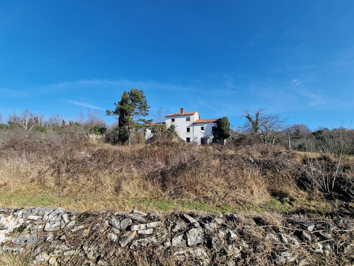Ekskluzivna Kamnita Hiša pri Oprtlju - PRILOŽNOST!