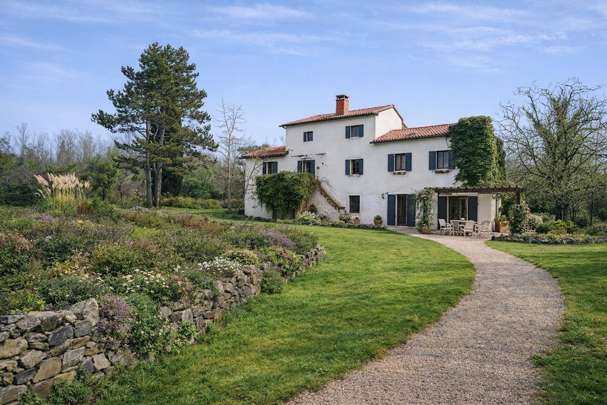 Ekskluzivna Kamnita Hiša pri Oprtlju - PRILOŽNOST!