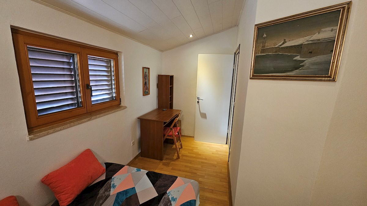 Dvoetažno stanovanje s pogledom na morje