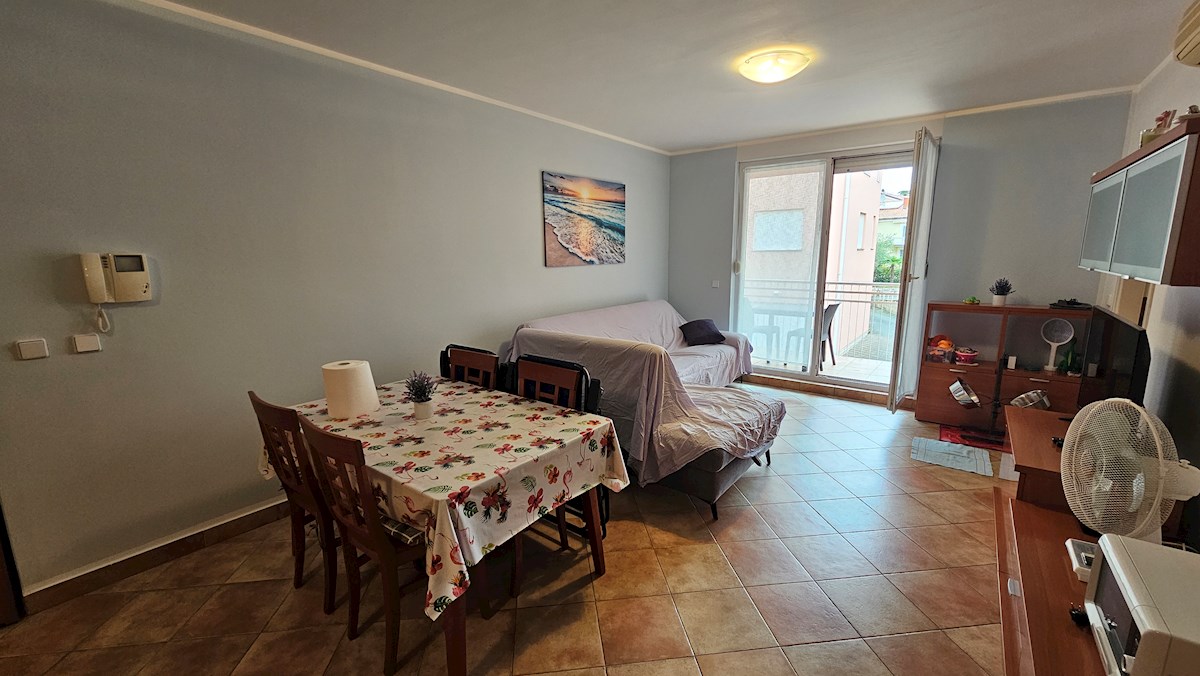 Nepremičnine Istra, prodajam stanovanje, prvi red do morja, Novigrad