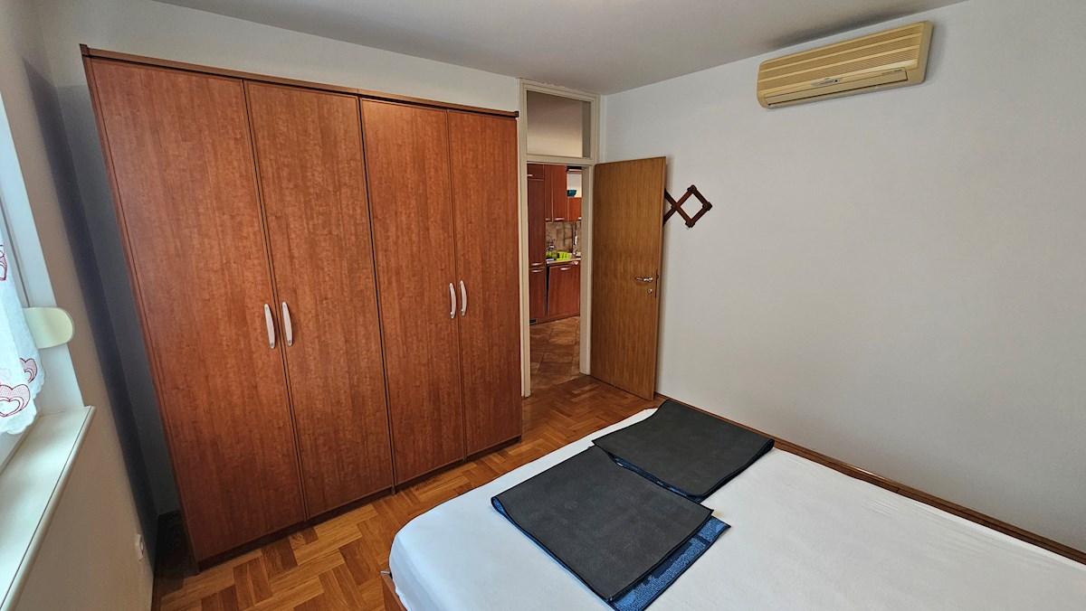 Nepremičnine Istra, prodajam stanovanje, prvi red do morja, Novigrad