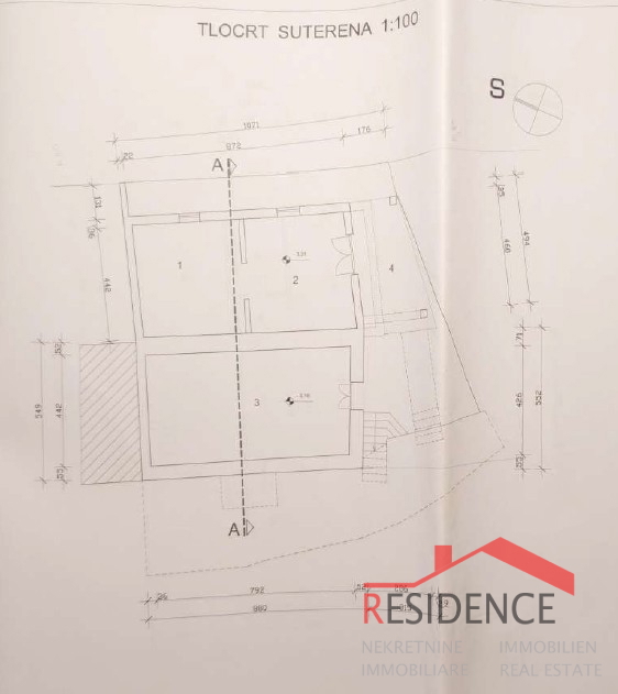 Pazin, hiša s čudovitim pogledom na goro Učko