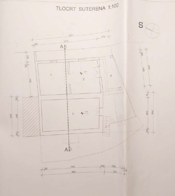 Pazin, hiša s čudovitim pogledom na goro Učko