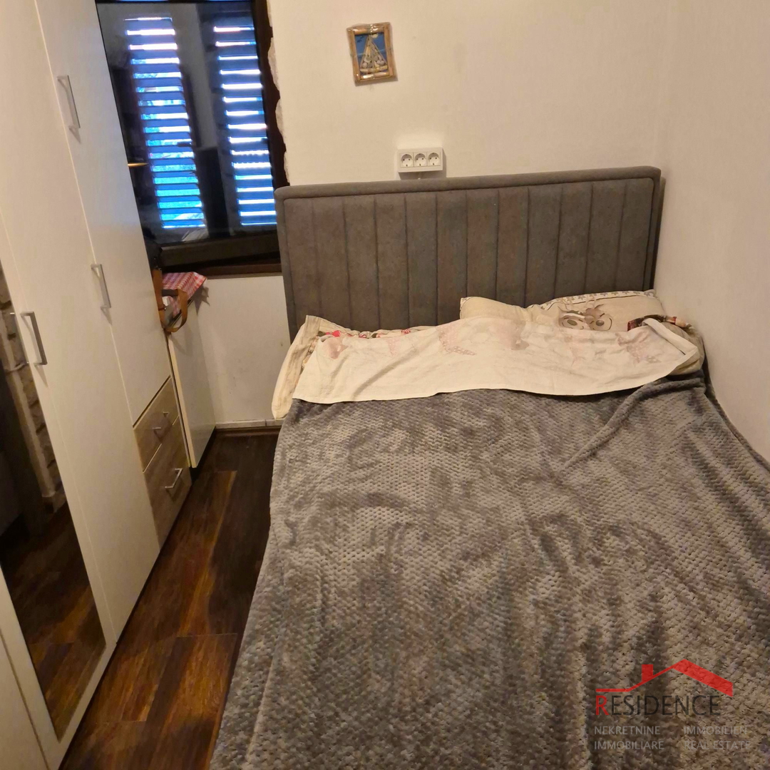 Apartma v Premanturi, pritličje, dvorišče, 3 parkirna mesta