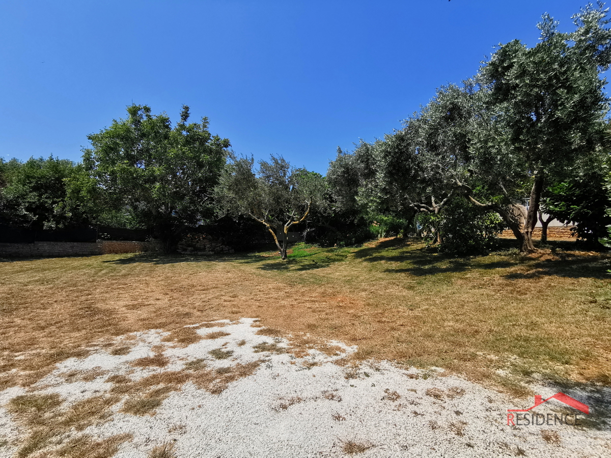 Apartma v Premanturi, pritličje, dvorišče, 3 parkirna mesta