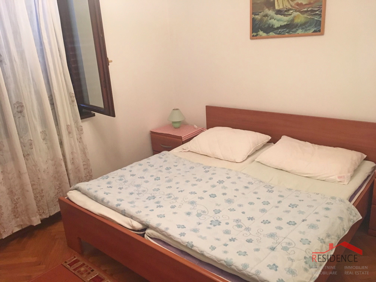 Apartma v Premanturi, pritličje, dvorišče, 3 parkirna mesta