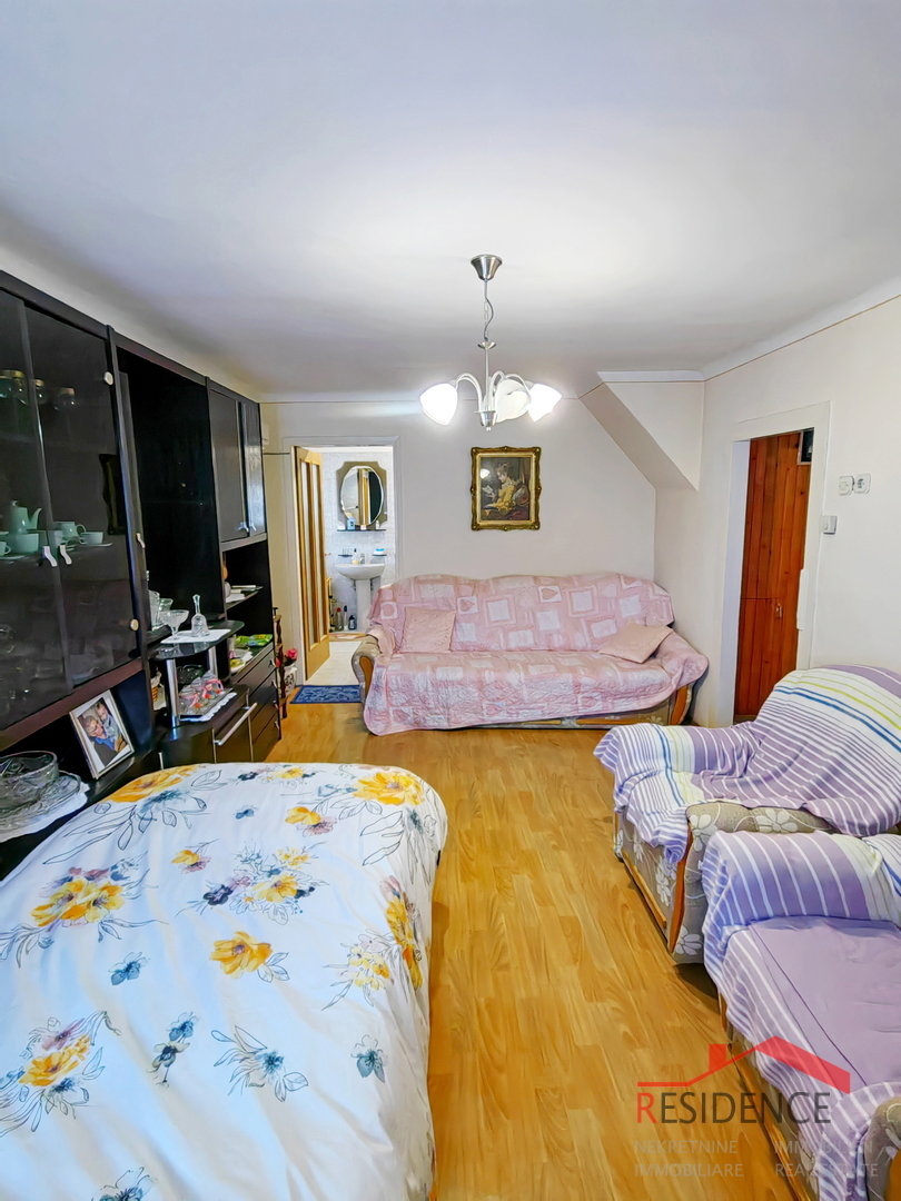 Galižana, hiša v centru z garažo