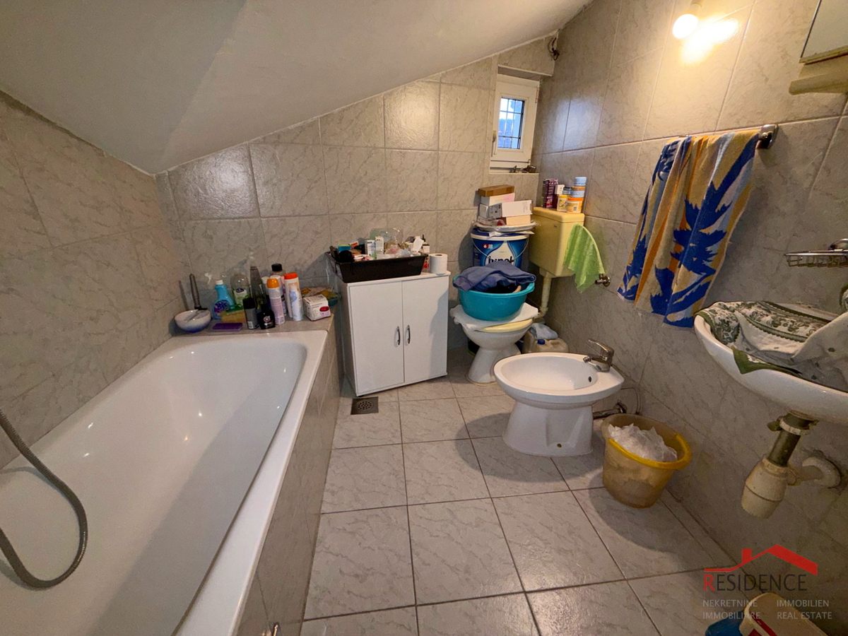 Pola, Veli Vrh, casa