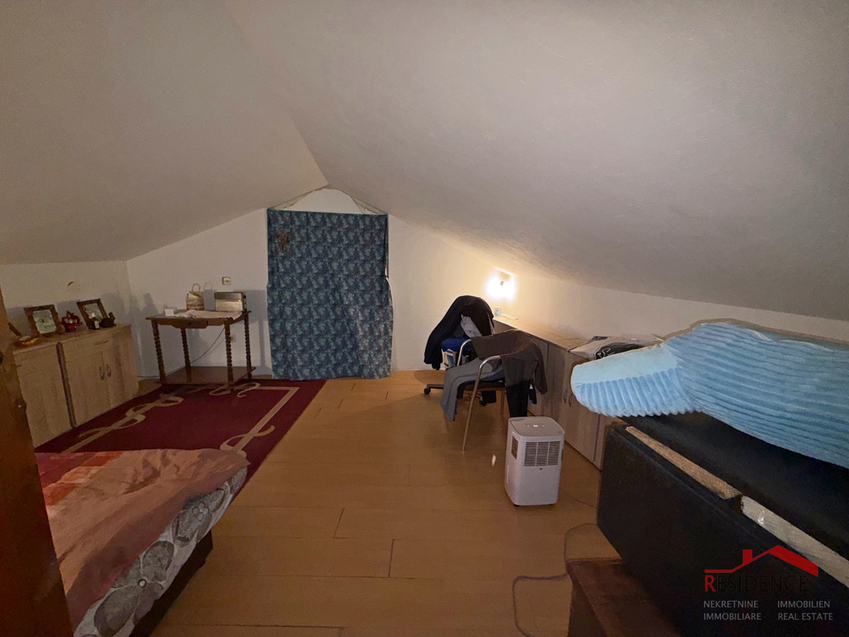 Pola, Veli Vrh, casa