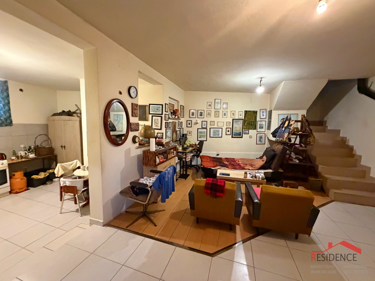 Pola, Veli Vrh, casa