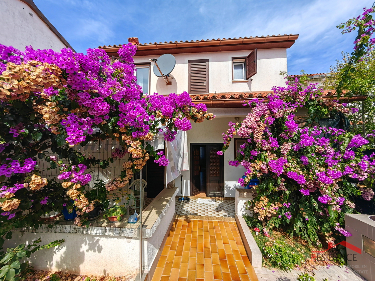 EKSKLUZIVNA PRODAJA HIŠE V BANJOLAH, POGLED NA MORJE