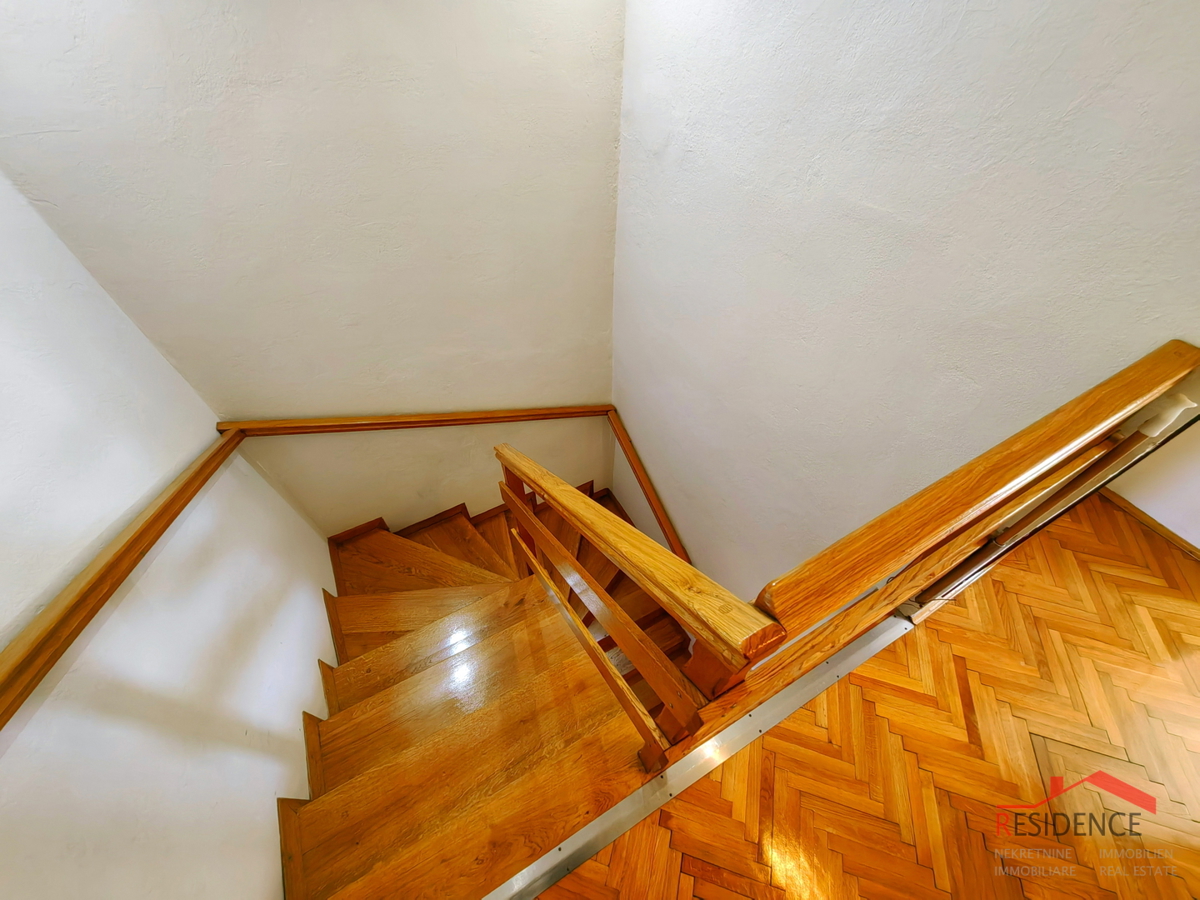 EKSKLUZIVNA PRODAJA HIŠE V BANJOLAH, POGLED NA MORJE