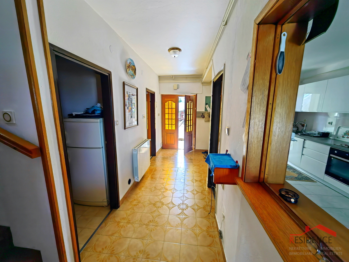 EKSKLUZIVNA PRODAJA HIŠE V BANJOLAH, POGLED NA MORJE