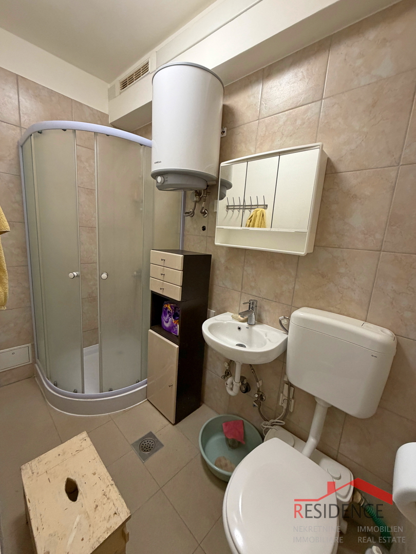 Pula, Stoja, 1. nadstropje