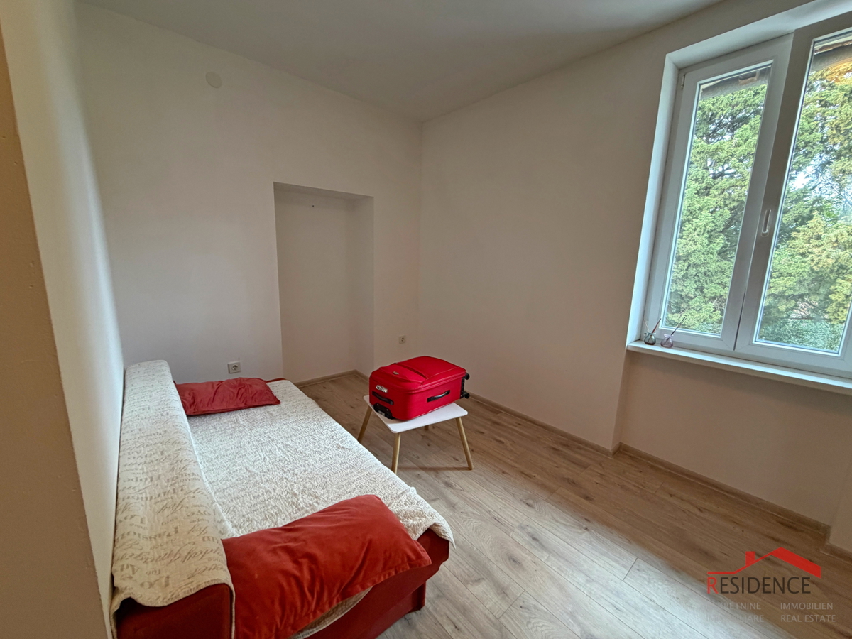 Pula, Stoja, 1. nadstropje