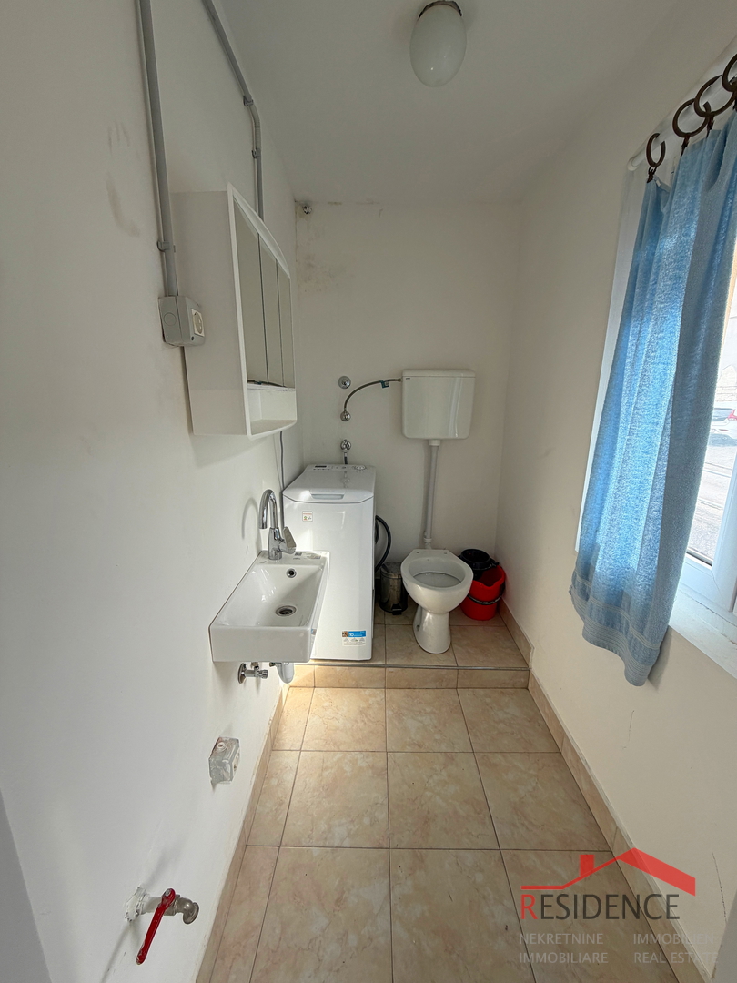 Pula, Stoja, 1. nadstropje