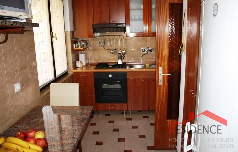Peščeni zaliv, hiša s pogledom na morje