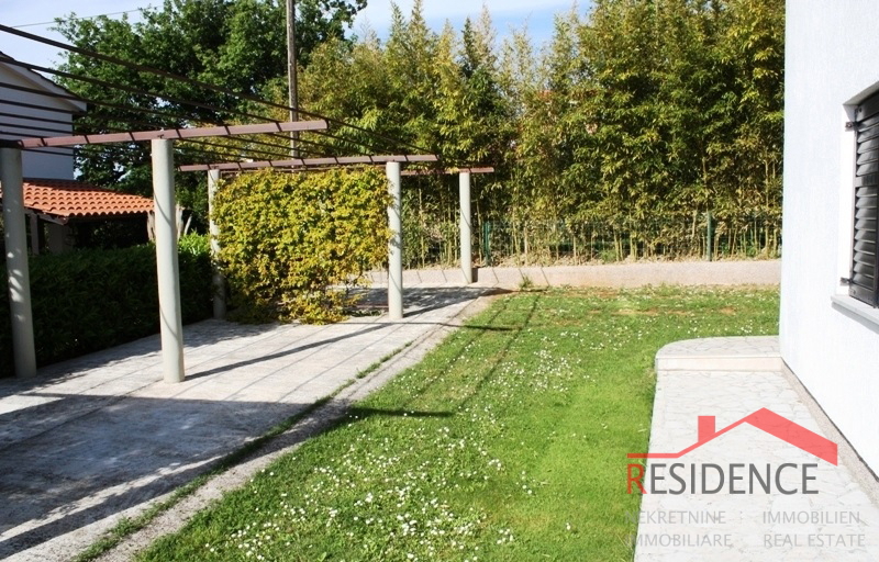 Peščeni zaliv, hiša s pogledom na morje